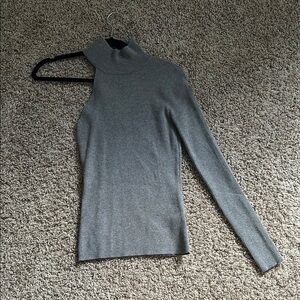 🌼 Gray Knit One-Shoulder Ribbed Sweater